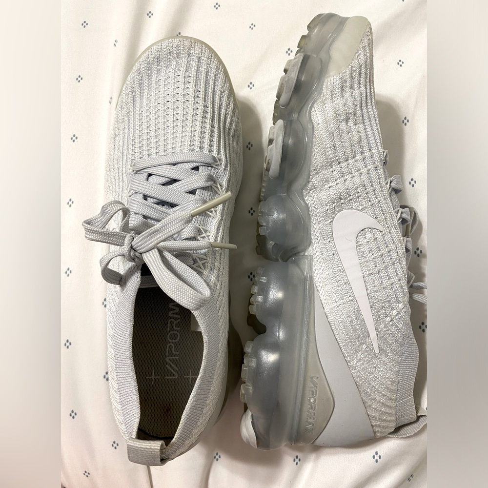 Nike Womens Vapormax Flyknit Sneakers